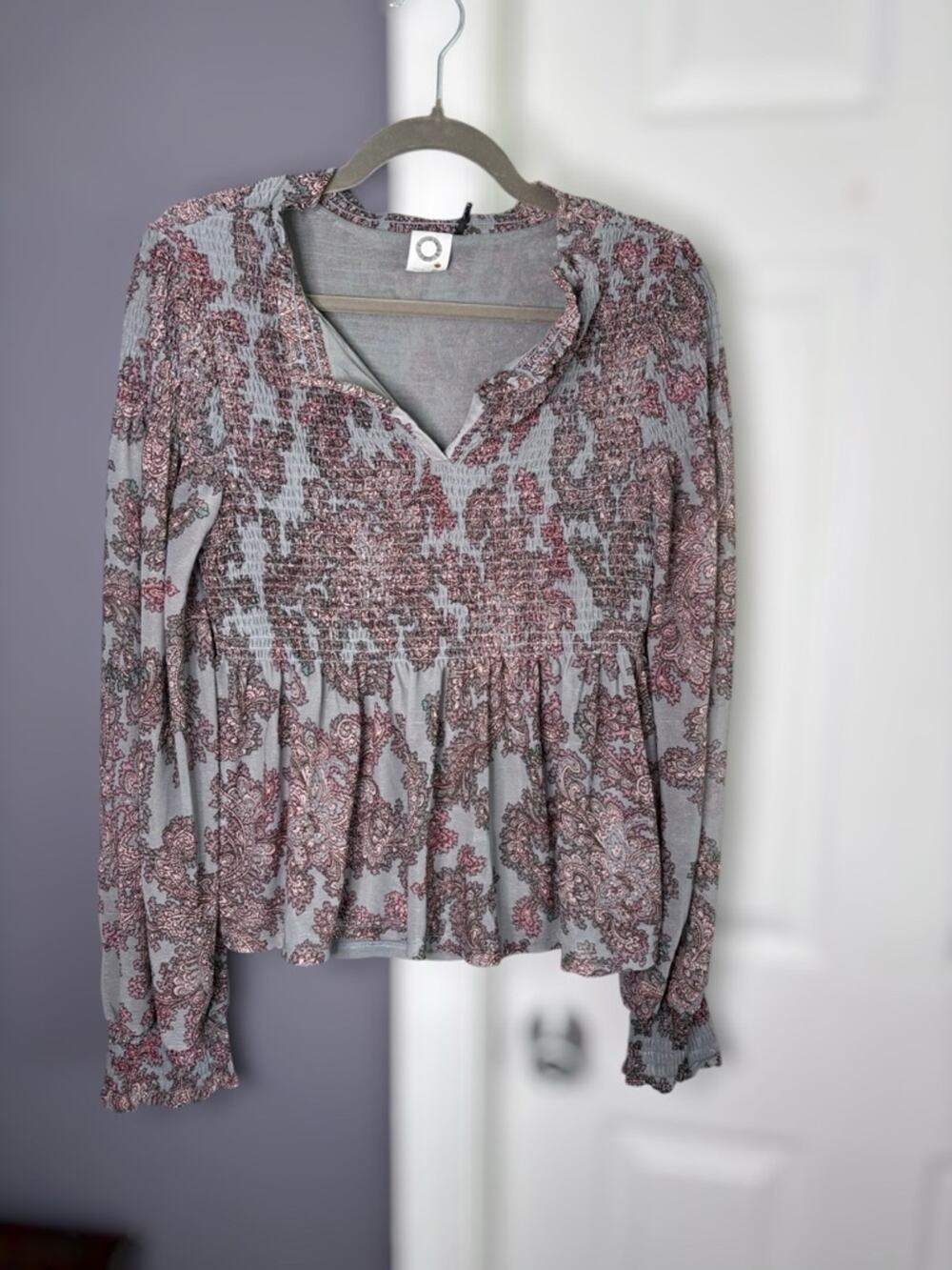 Akemi + Kin Anthropologie Gray Pink Paisley Smocked Blouse XS